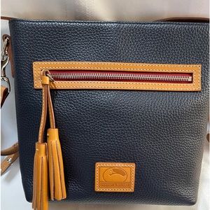 Dooney Bourke Lani LeatherCrossbody EUC